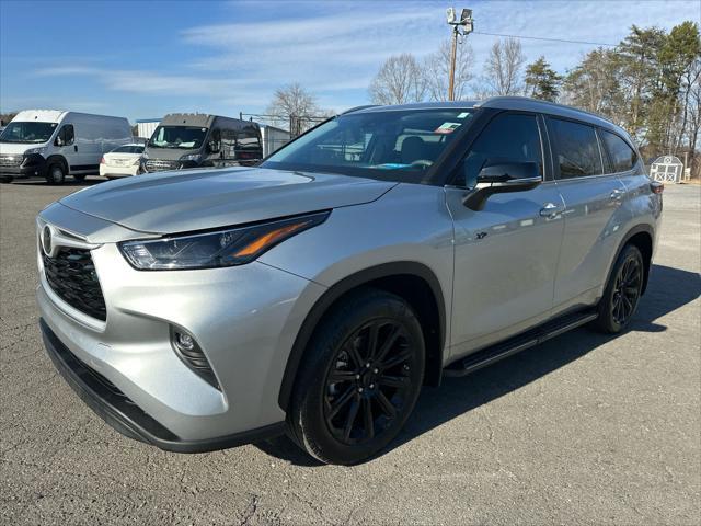 used 2024 Toyota Highlander car, priced at $44,997