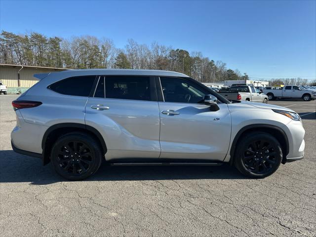 used 2024 Toyota Highlander car, priced at $44,997