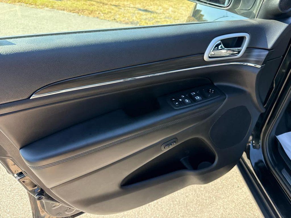 used 2021 Jeep Grand Cherokee car, priced at $23,597