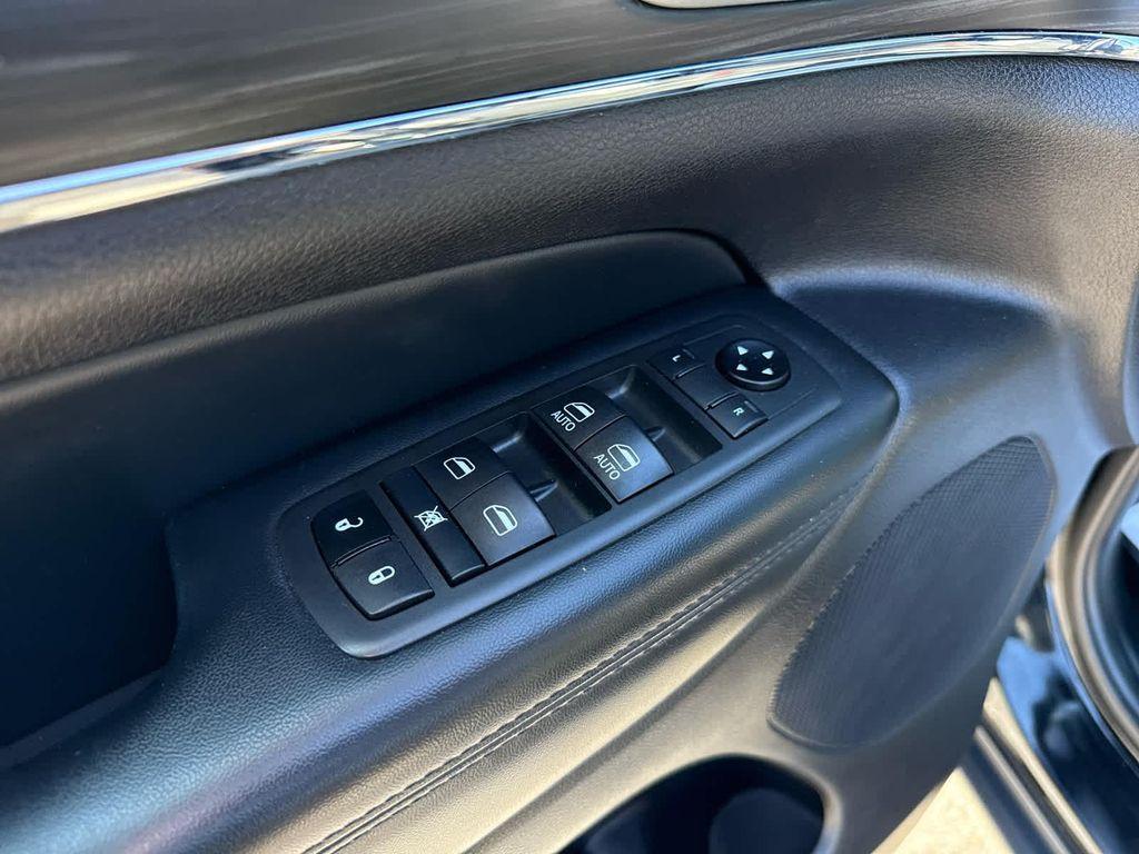 used 2021 Jeep Grand Cherokee car, priced at $23,597