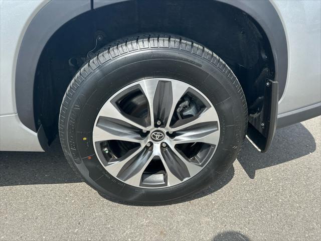 used 2024 Toyota Highlander car, priced at $44,397