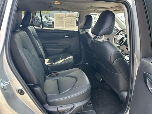 used 2024 Toyota Highlander car, priced at $44,397