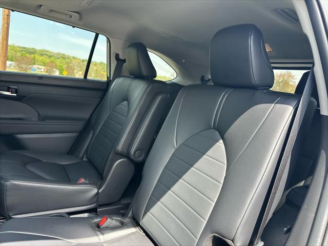 used 2024 Toyota Highlander car, priced at $44,397