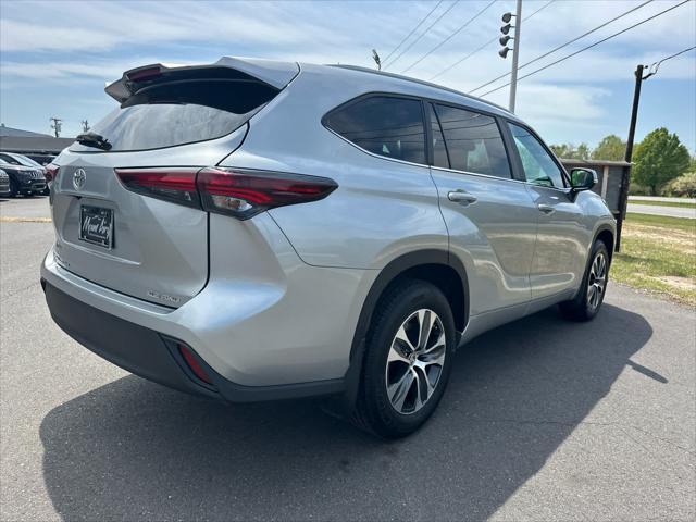 used 2024 Toyota Highlander car, priced at $44,397