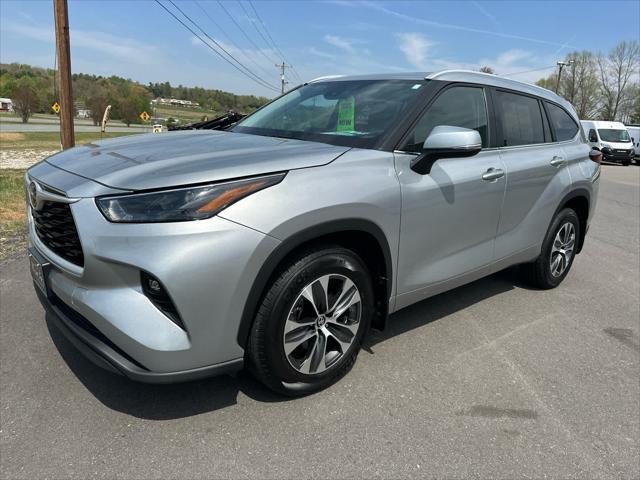 used 2024 Toyota Highlander car, priced at $44,397