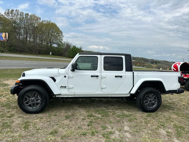 new 2025 Jeep Gladiator car, priced at $50,425