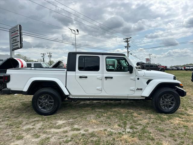 new 2025 Jeep Gladiator car, priced at $50,425
