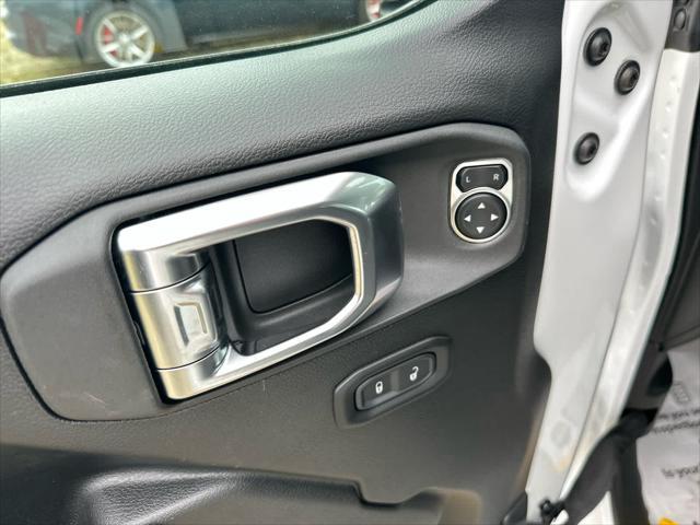new 2025 Jeep Gladiator car, priced at $50,425