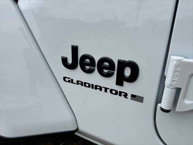 new 2025 Jeep Gladiator car, priced at $50,425