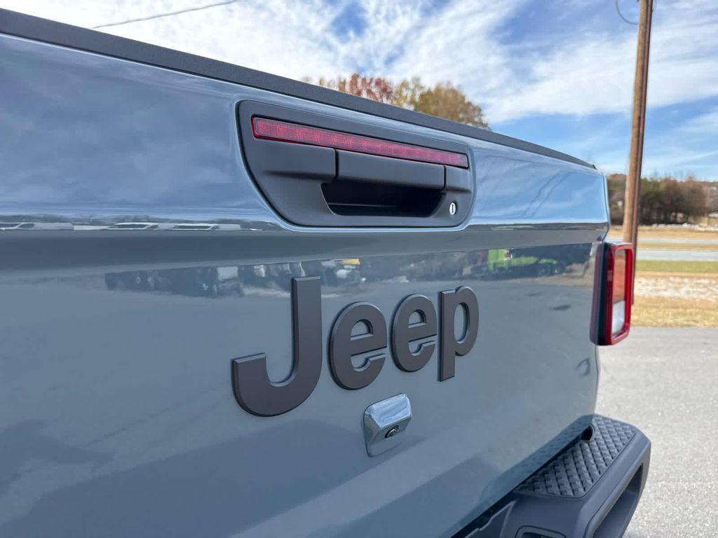 new 2026 Jeep Gladiator car, priced at $51,498