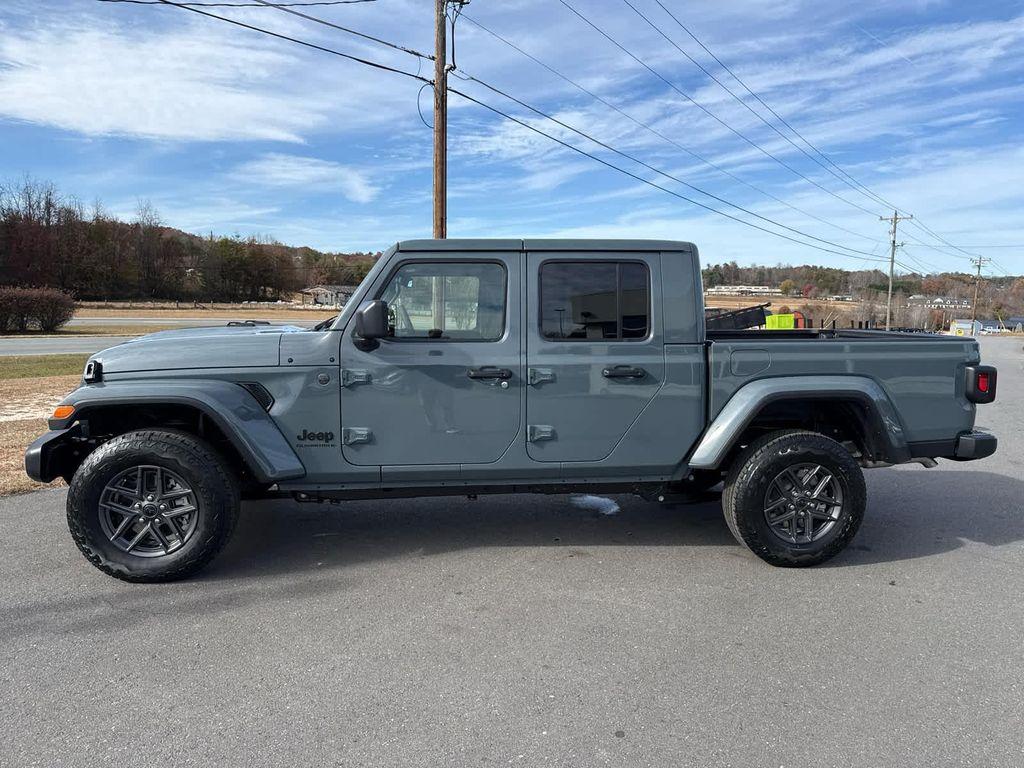 new 2026 Jeep Gladiator car, priced at $51,498