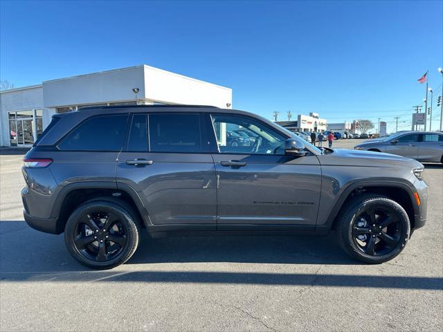 new 2025 Jeep Grand Cherokee car, priced at $51,762