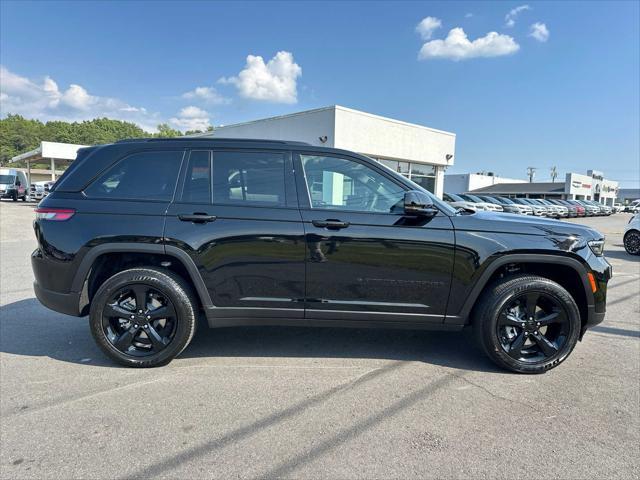 new 2024 Jeep Grand Cherokee car, priced at $45,233