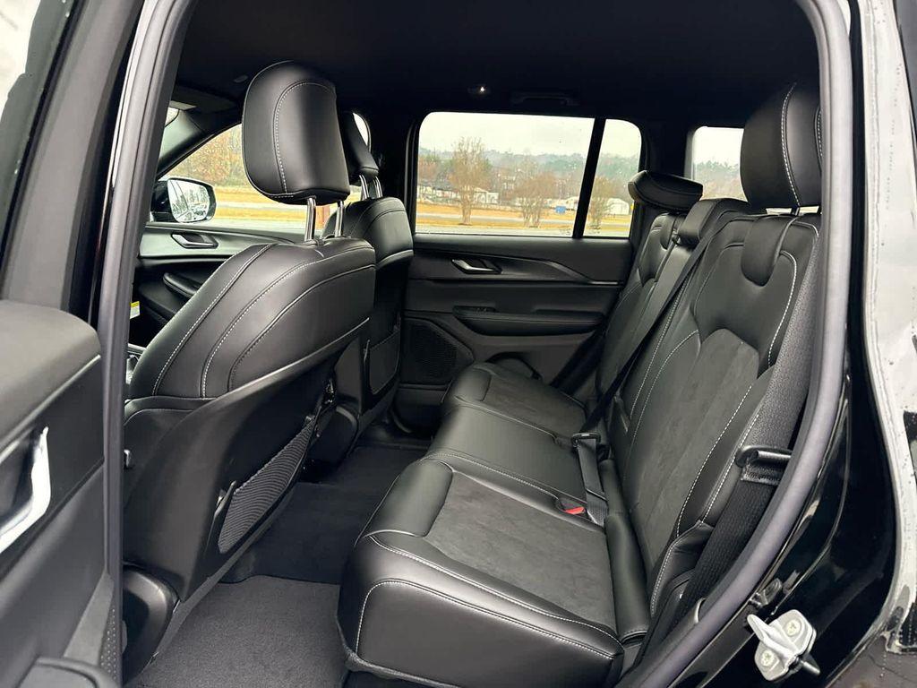 new 2025 Jeep Grand Cherokee car, priced at $45,797