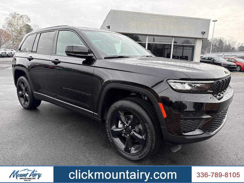new 2025 Jeep Grand Cherokee car, priced at $45,797
