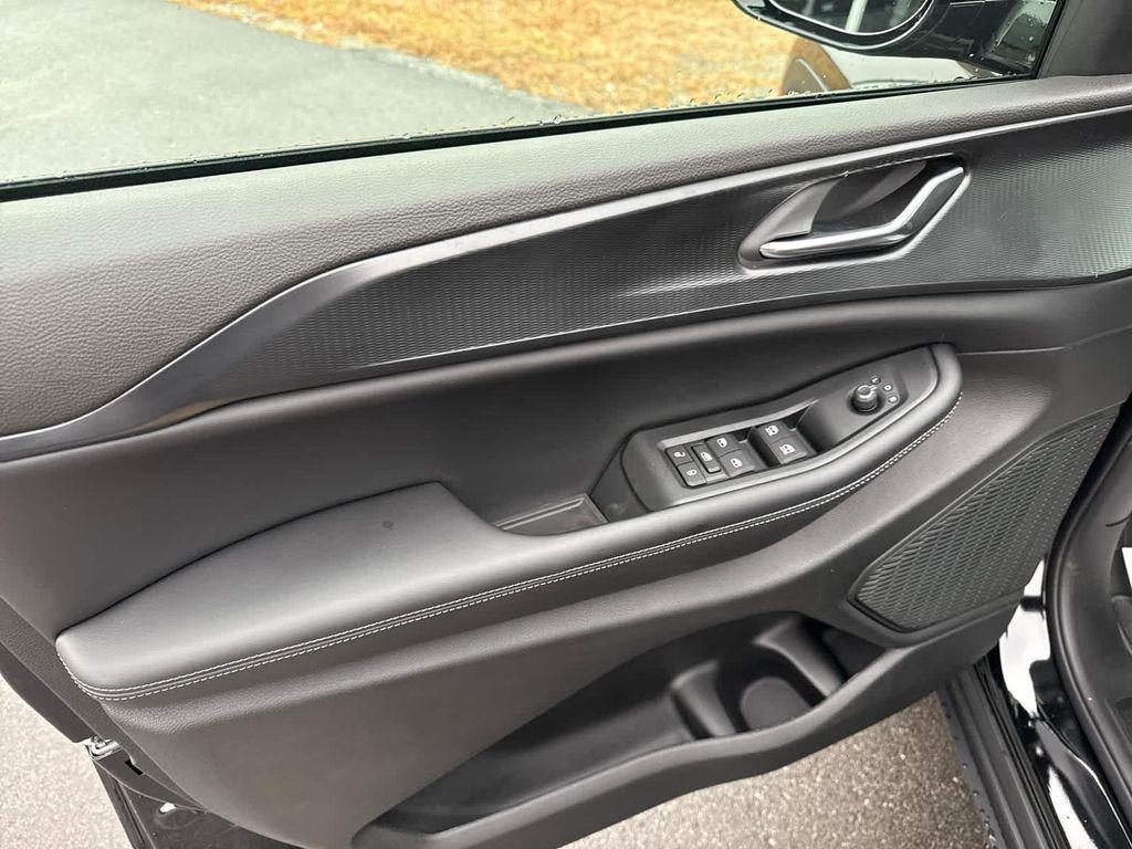 new 2025 Jeep Grand Cherokee car, priced at $45,797