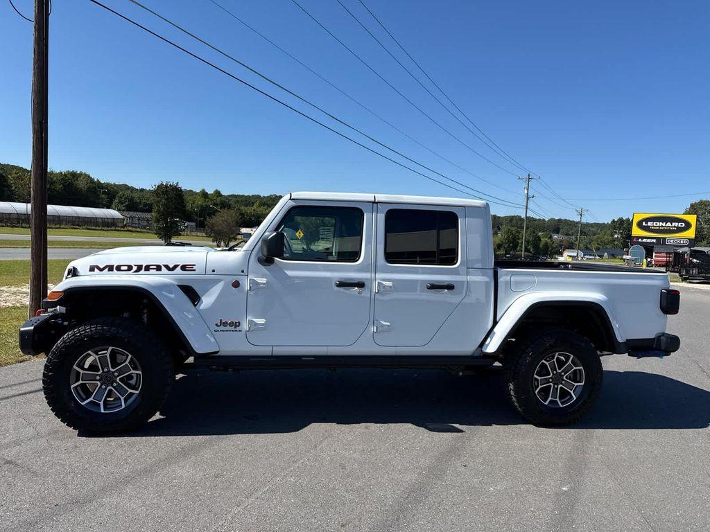 new 2025 Jeep Gladiator car, priced at $60,397