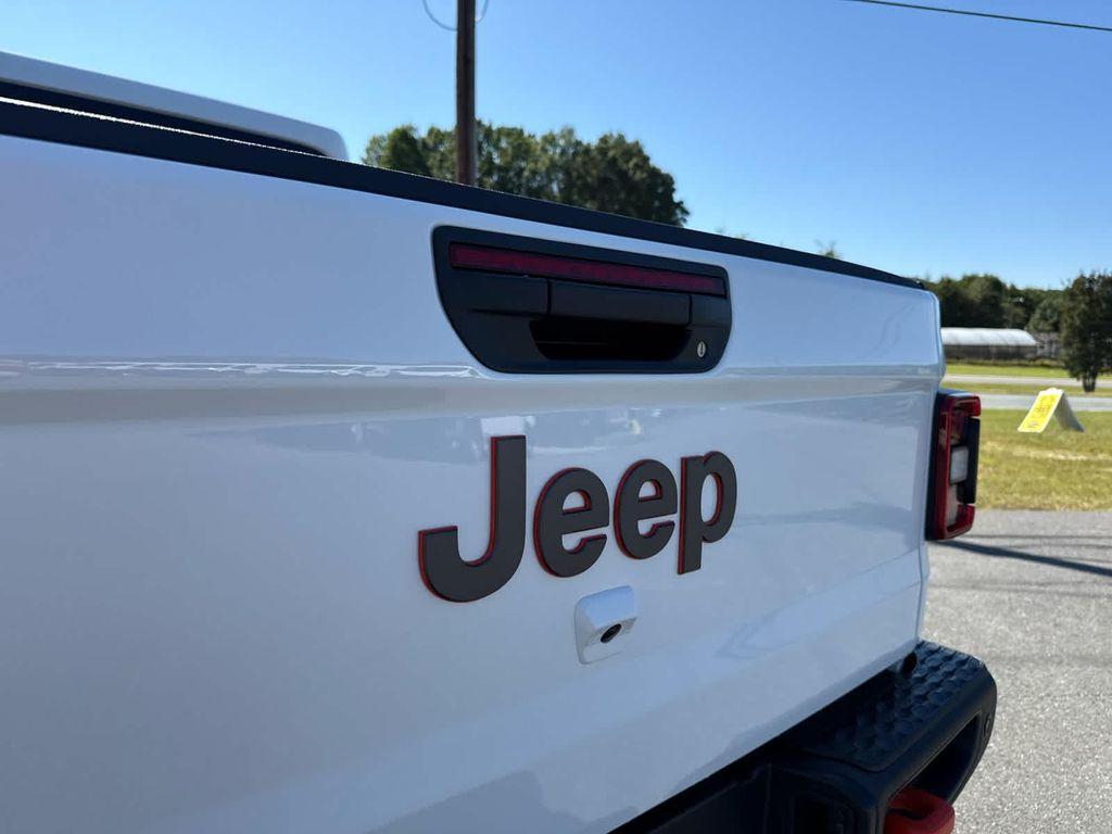 new 2025 Jeep Gladiator car, priced at $60,397