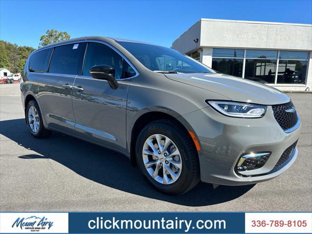 new 2025 Chrysler Pacifica car, priced at $50,194