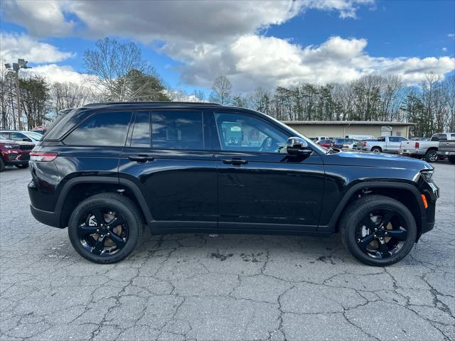 new 2025 Jeep Grand Cherokee car, priced at $45,503