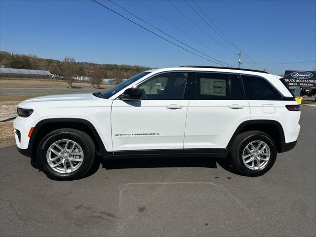 new 2025 Jeep Grand Cherokee car, priced at $42,575