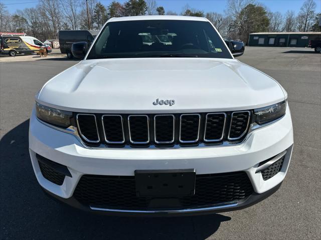 new 2025 Jeep Grand Cherokee car, priced at $42,575