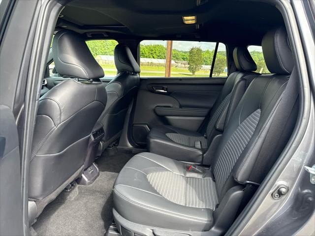 used 2024 Toyota Highlander car, priced at $42,997