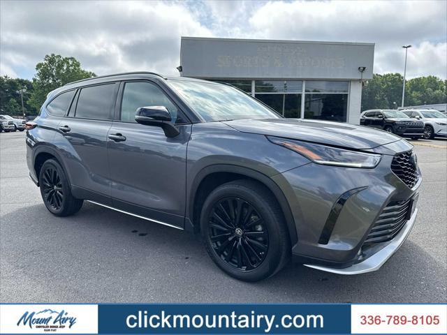 used 2024 Toyota Highlander car, priced at $42,997