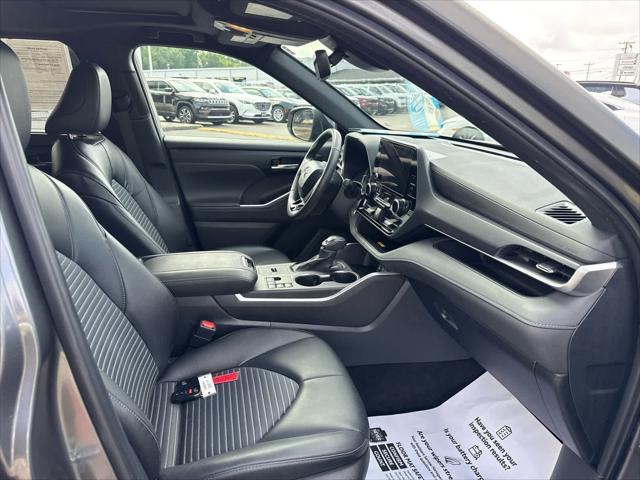 used 2024 Toyota Highlander car, priced at $42,997