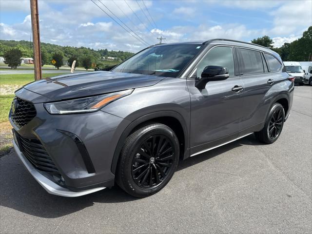 used 2024 Toyota Highlander car, priced at $42,997