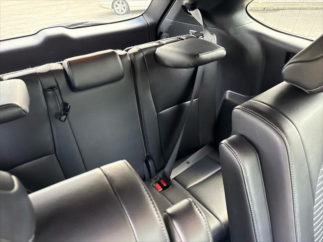 used 2024 Toyota Highlander car, priced at $42,997