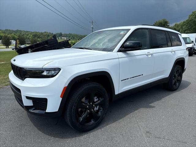 new 2025 Jeep Grand Cherokee L car, priced at $49,056