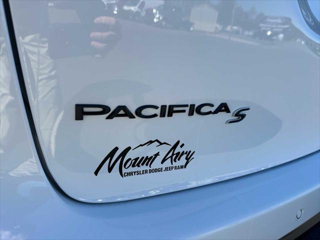 new 2025 Chrysler Pacifica car, priced at $52,114