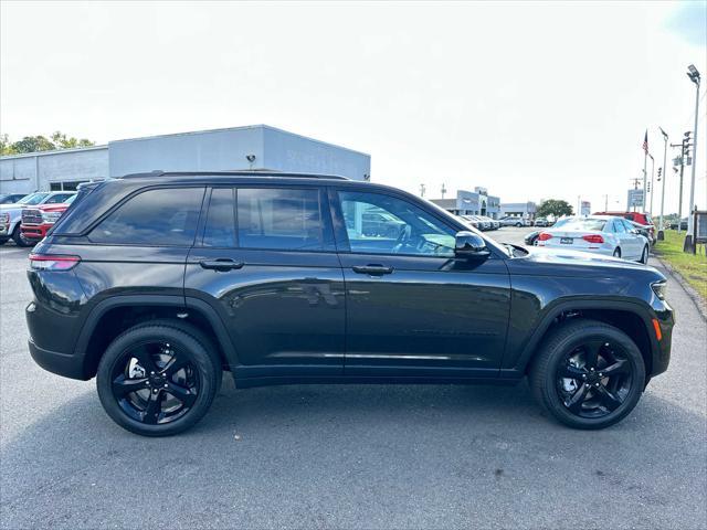 new 2025 Jeep Grand Cherokee car, priced at $51,471