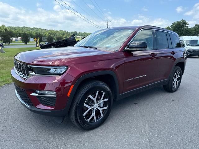 used 2024 Jeep Grand Cherokee car, priced at $37,897