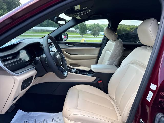 used 2024 Jeep Grand Cherokee car, priced at $37,897
