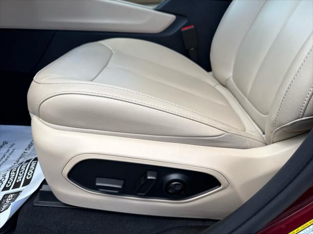 used 2024 Jeep Grand Cherokee car, priced at $37,897