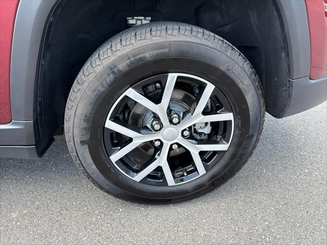 used 2024 Jeep Grand Cherokee car, priced at $37,897