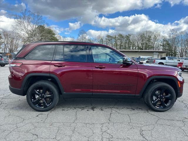 new 2025 Jeep Grand Cherokee car, priced at $45,897