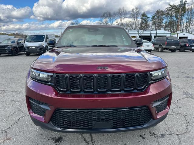 new 2025 Jeep Grand Cherokee car, priced at $45,897