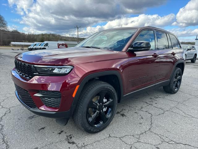 new 2025 Jeep Grand Cherokee car, priced at $45,897