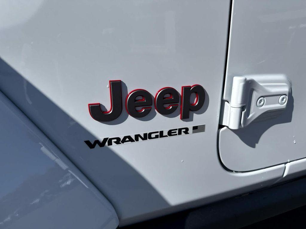 new 2026 Jeep Wrangler car, priced at $61,587