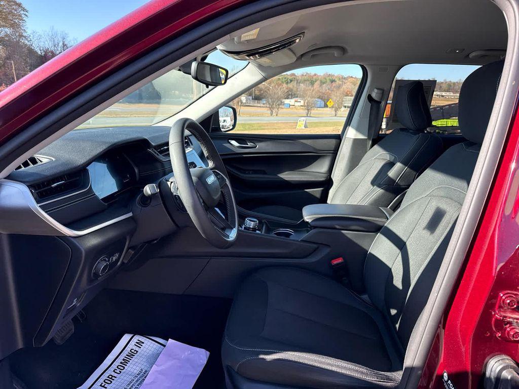 used 2023 Jeep Grand Cherokee car, priced at $25,899