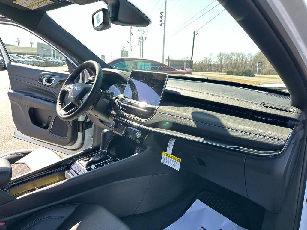 new 2025 Jeep Compass car, priced at $30,987
