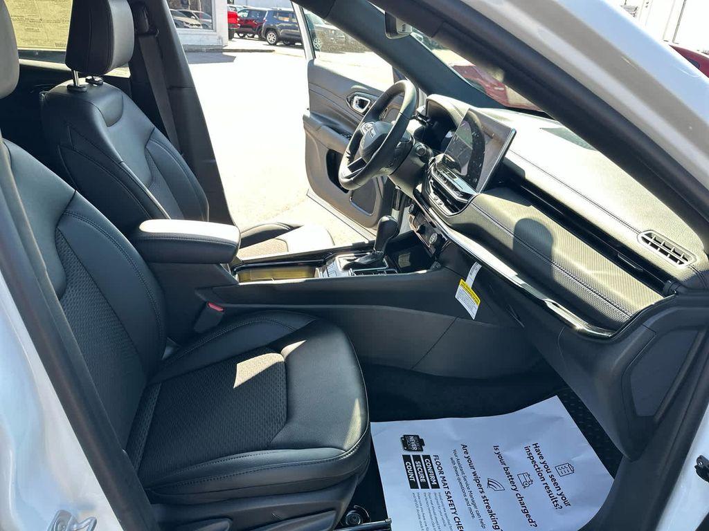 new 2025 Jeep Compass car, priced at $30,987