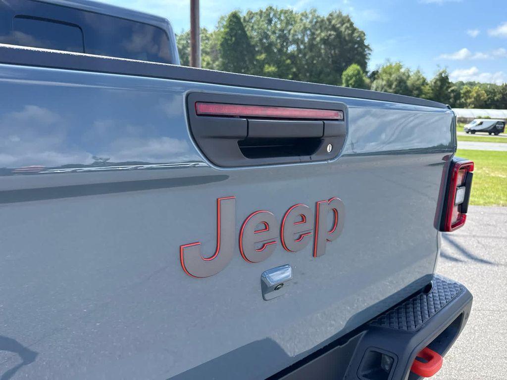new 2025 Jeep Gladiator car, priced at $58,397
