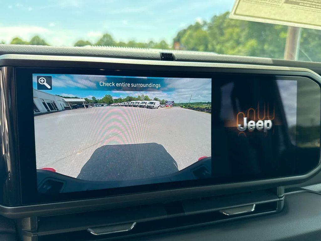 new 2025 Jeep Gladiator car, priced at $58,397