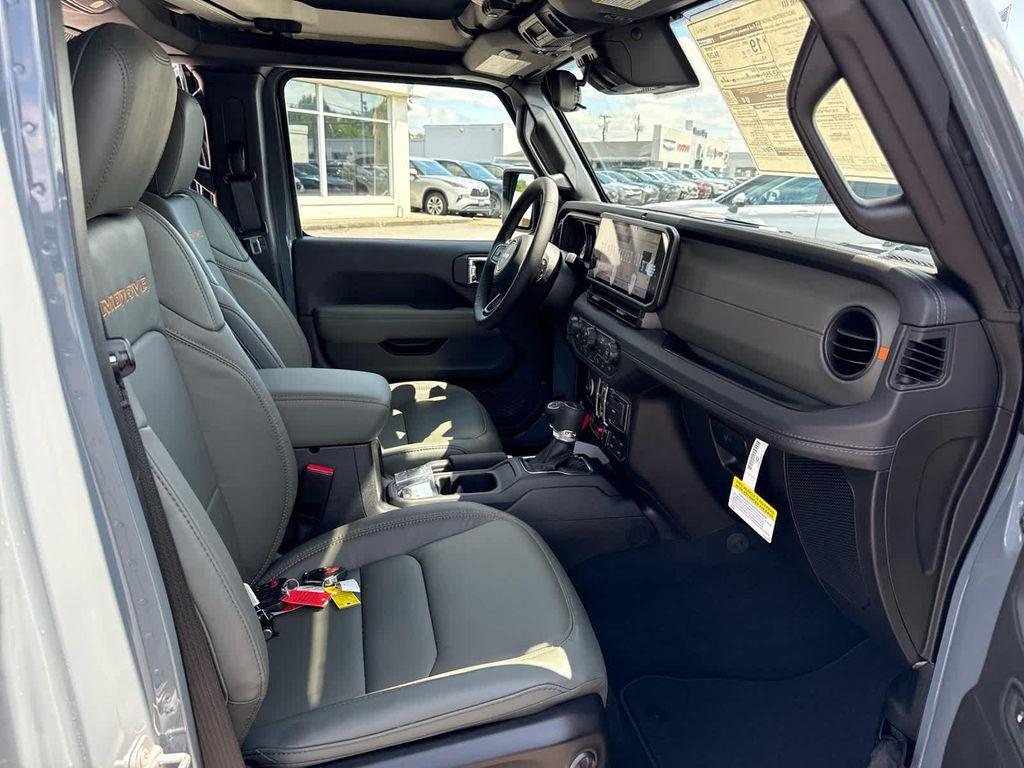 new 2025 Jeep Gladiator car, priced at $58,397