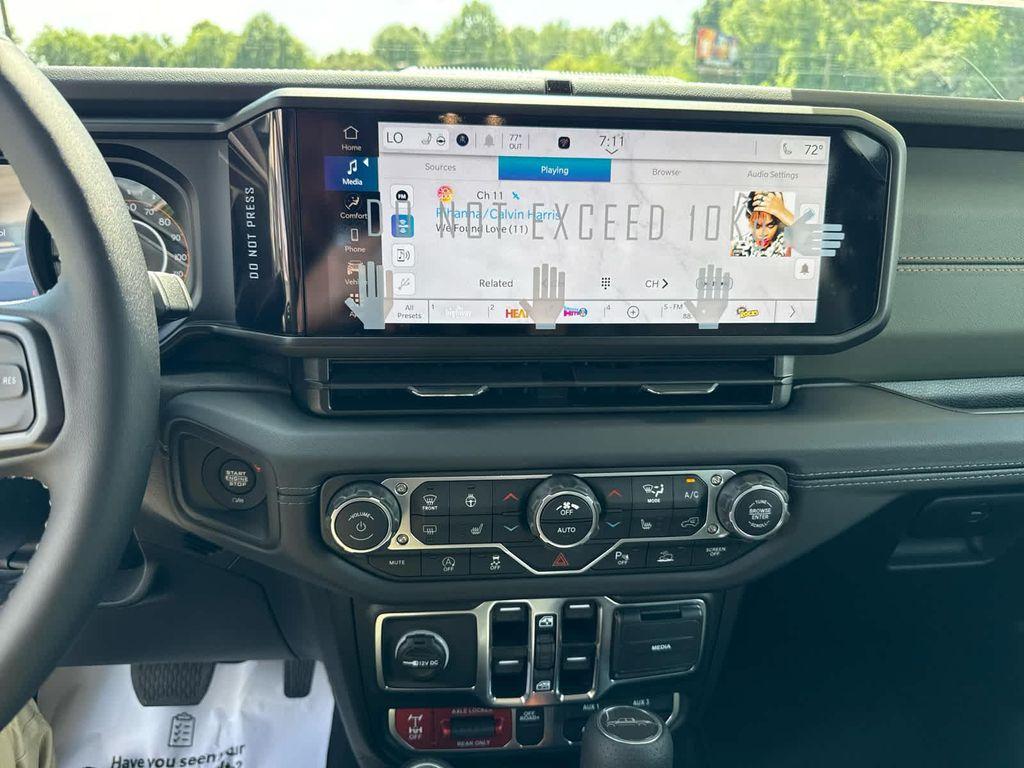 new 2025 Jeep Gladiator car, priced at $58,397