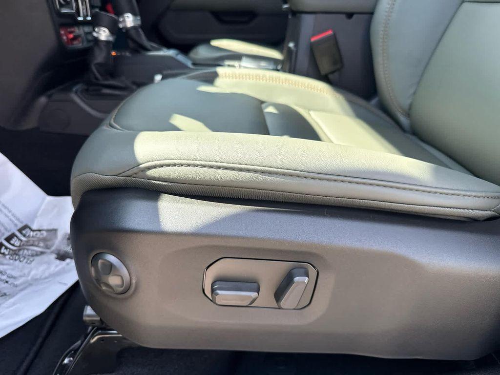 new 2025 Jeep Gladiator car, priced at $58,397